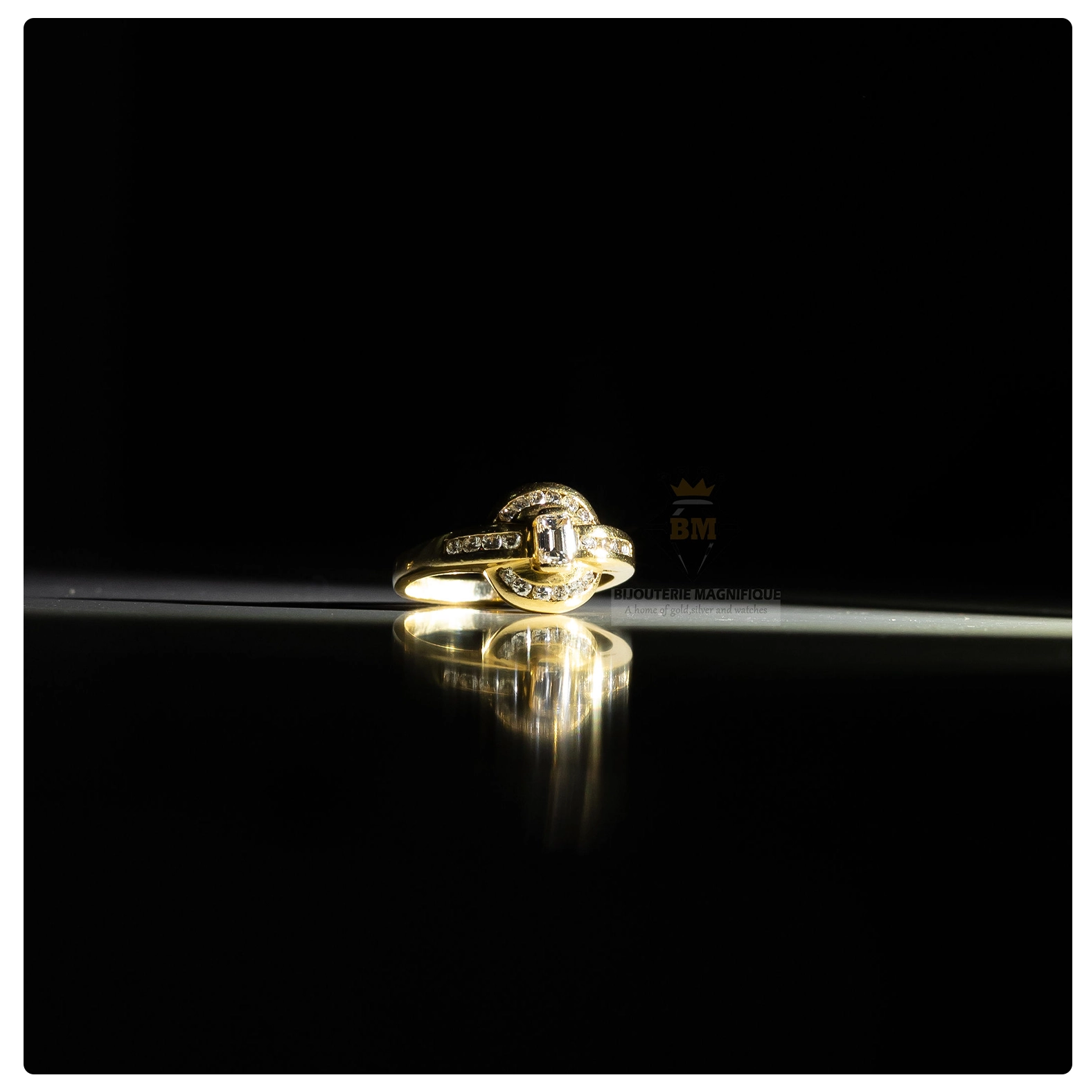 Bijouterie Magnifique Grace Engagement / Cushion Shape 18karat Yellow Gold Ring