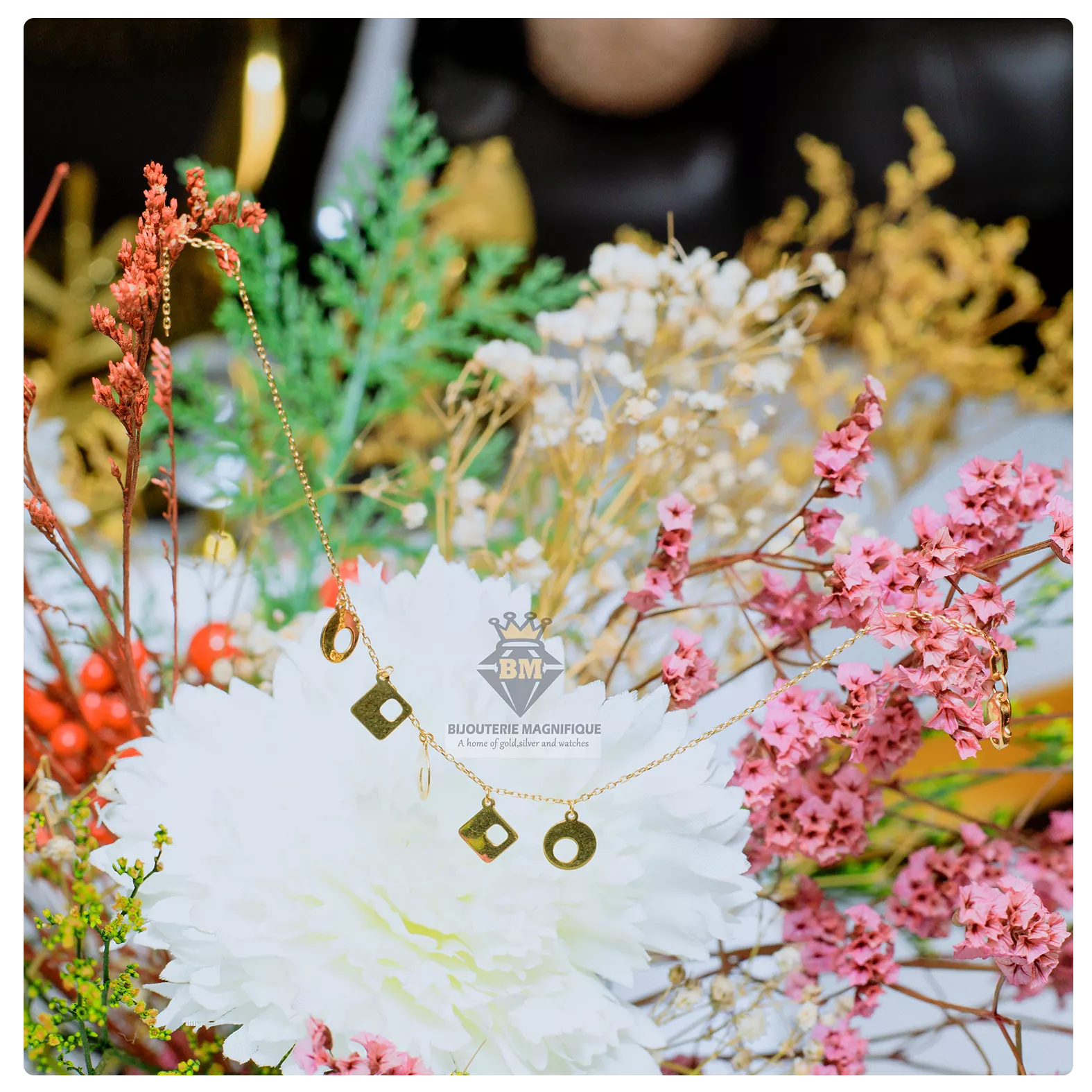 No:24 Mary Woman Gold Bracelet