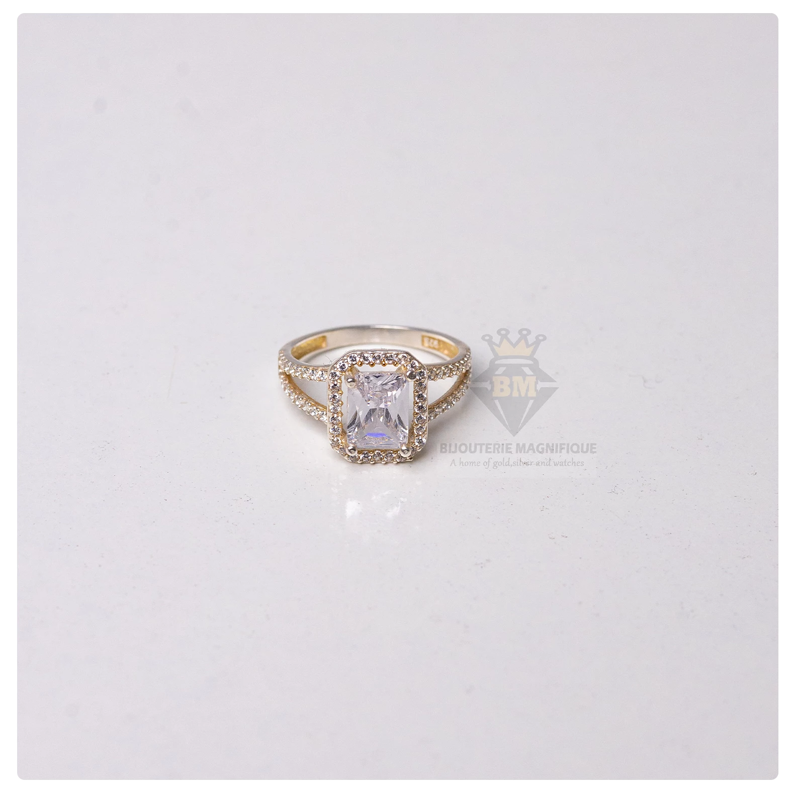 Bijouterie Magnifique Kelly  Engagement Ring