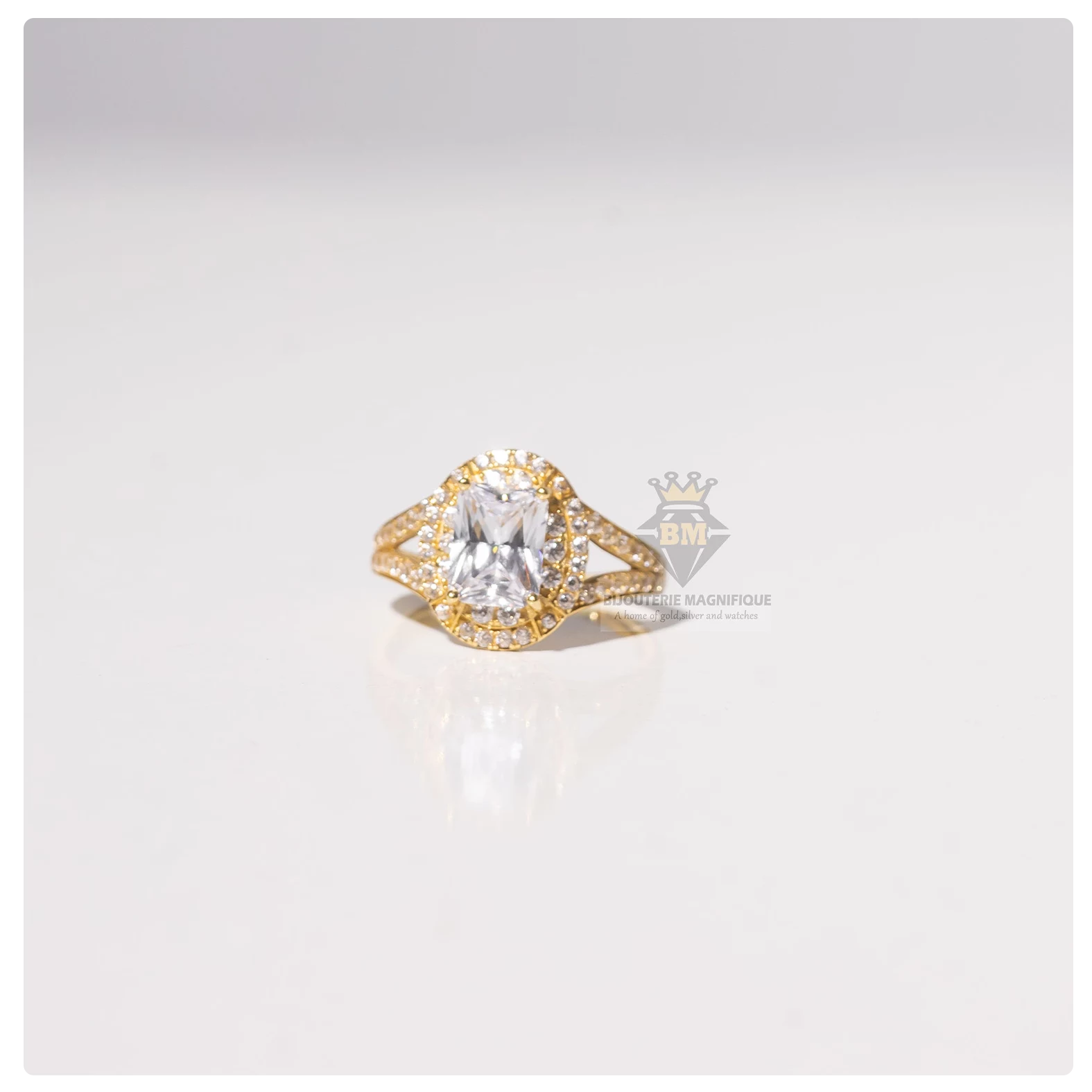 Bijouterie Magnifique Queen Yellow Gold Rings (Oval-Cut)